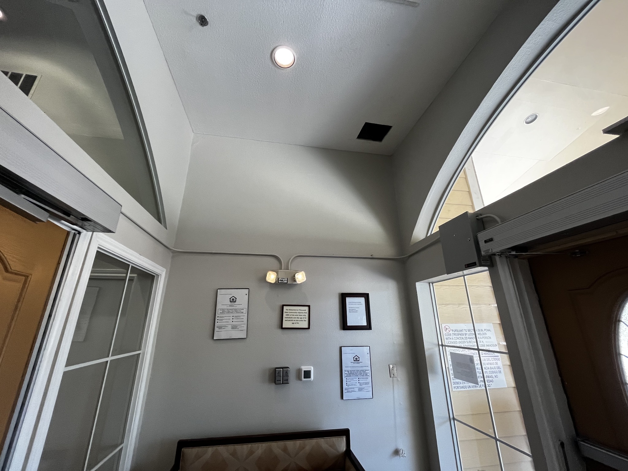 Interior room with finished walls and ceiling details